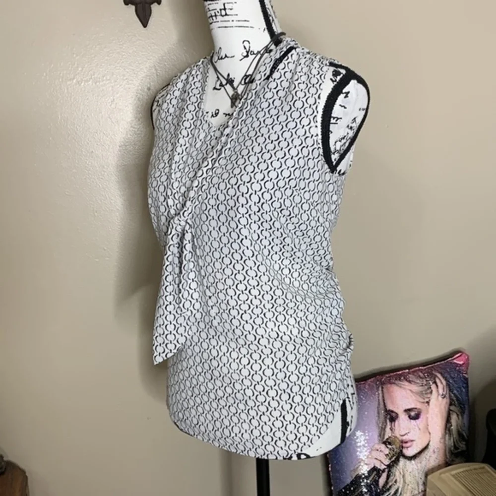 Apt 9 Classy sleeveless work dress top Like new size small - Picture 5 of 6